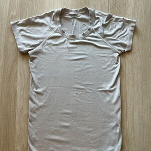 Lululemon Swiftly Tech 2.0 TShirt